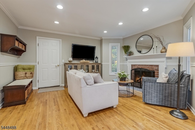 61 Collis Ln