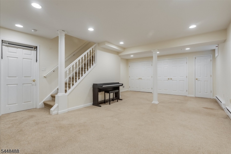 61 Collis Ln