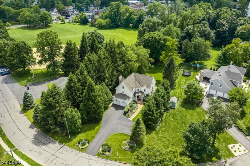 61 Collis Ln