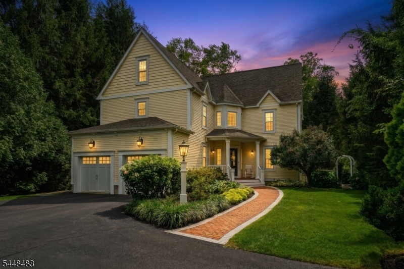 61 Collis Ln