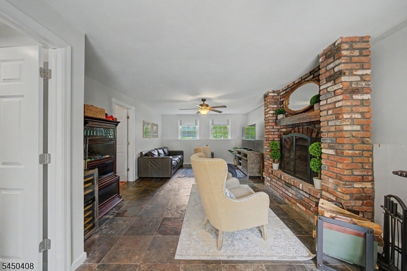 231 Greenwood Ave