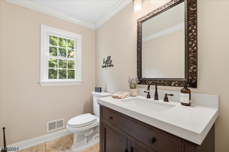 3 Chesterbrook Rd