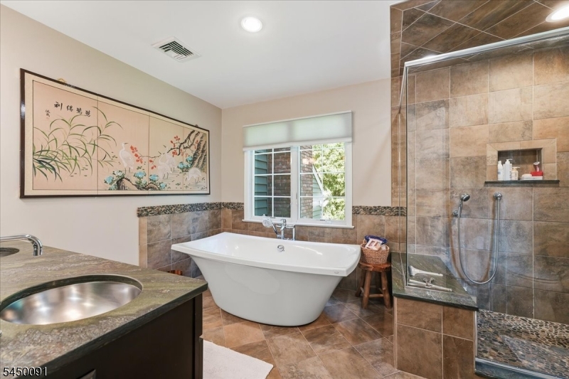 3 Chesterbrook Rd