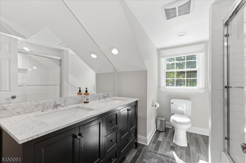 3 Chesterbrook Rd