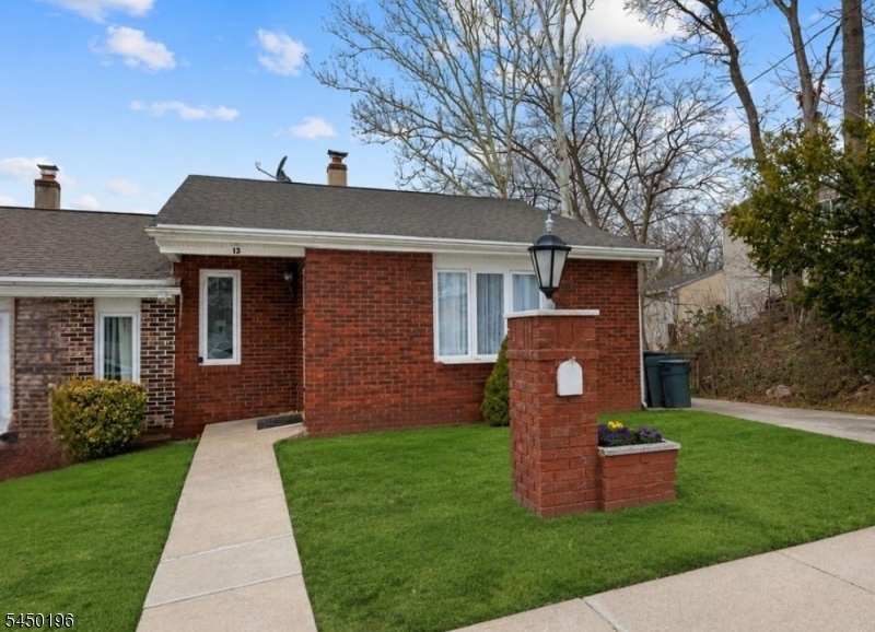 13 James St