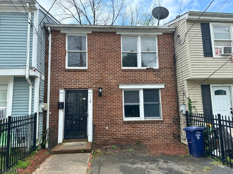 110 Pearl St