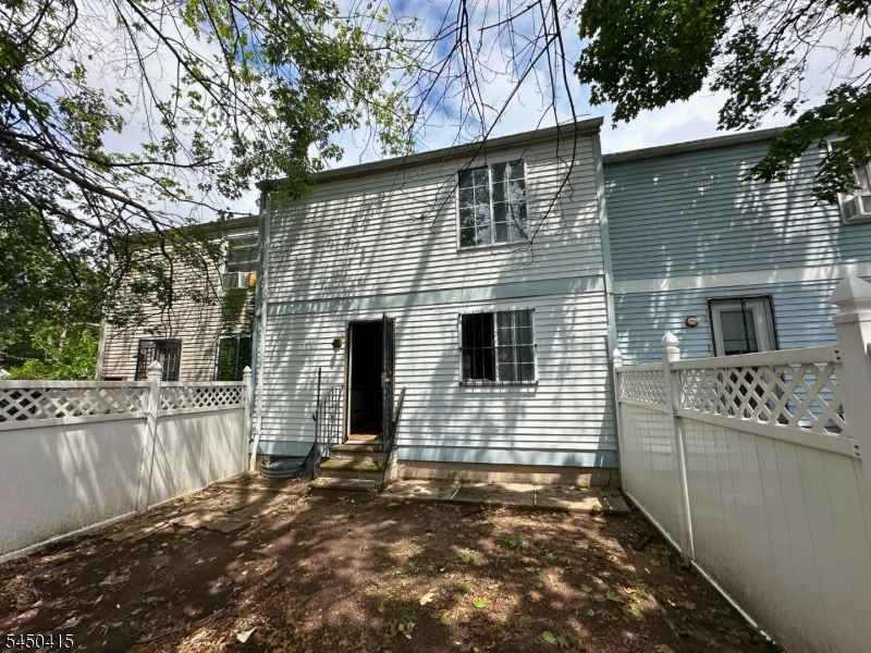 110 Pearl St