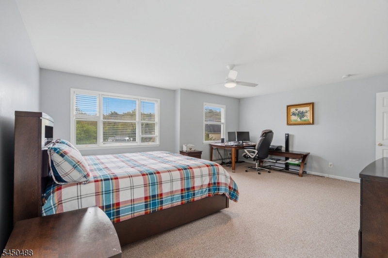 20 Greenbriar Ct
