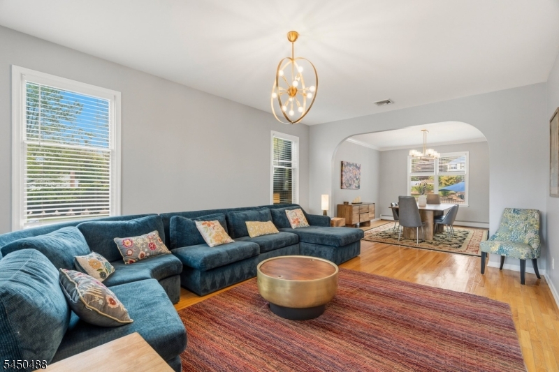 20 Greenbriar Ct