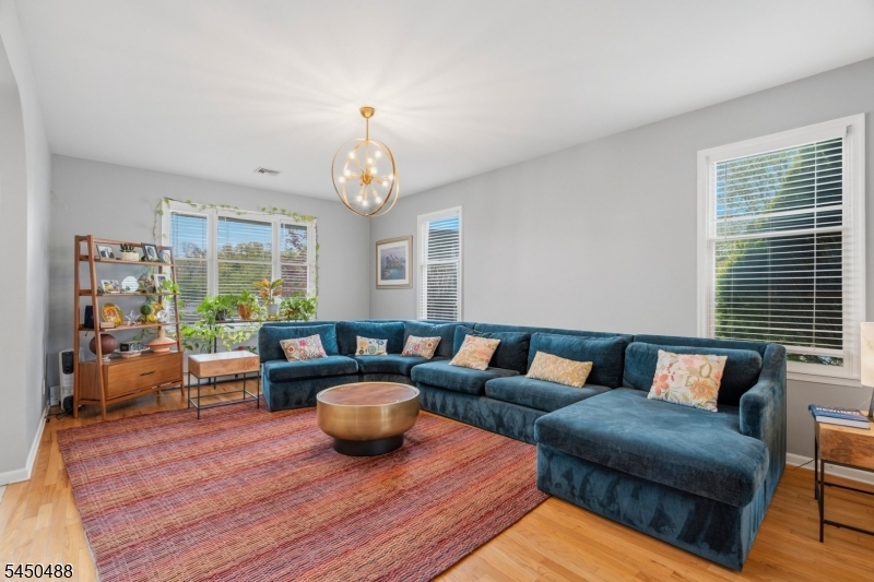 20 Greenbriar Ct