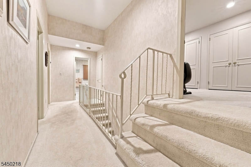 18 Druid Hill Dr
