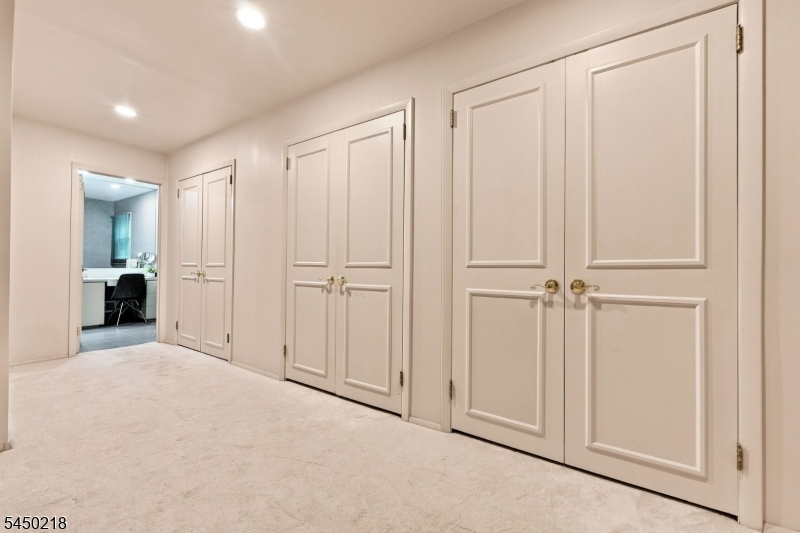 18 Druid Hill Dr