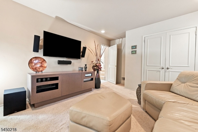 18 Druid Hill Dr
