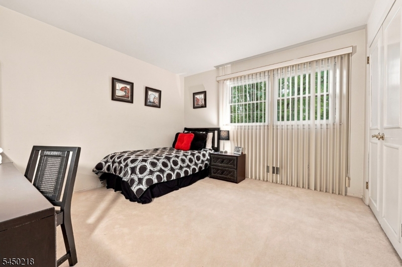 18 Druid Hill Dr
