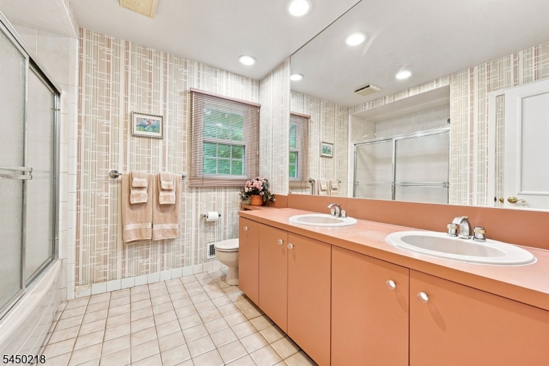 18 Druid Hill Dr