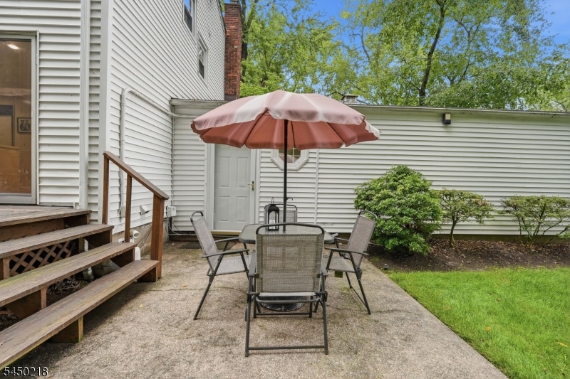 18 Druid Hill Dr