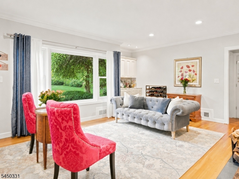 35 Mercier Pl