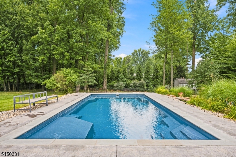 35 Mercier Pl