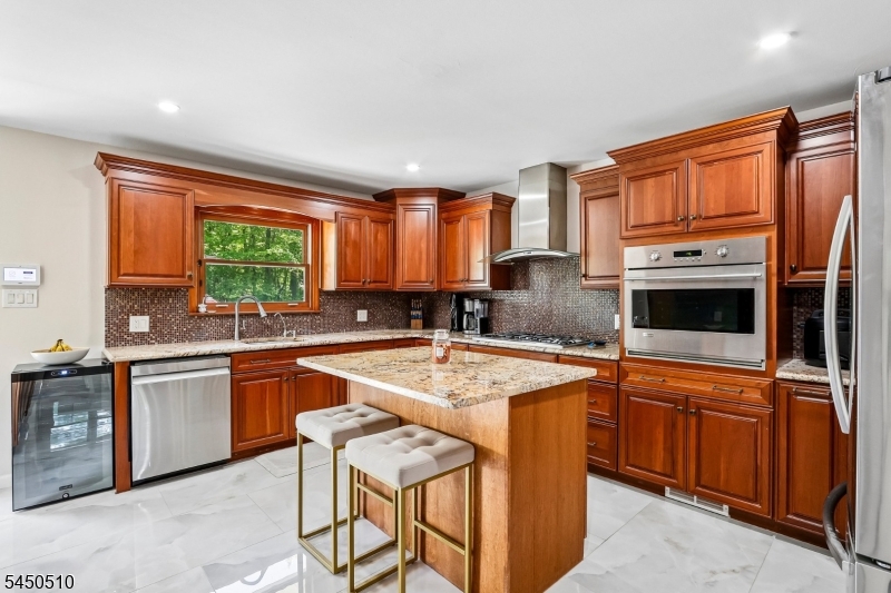 881 Bordentown Ave