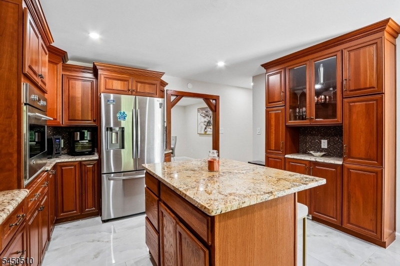 881 Bordentown Ave