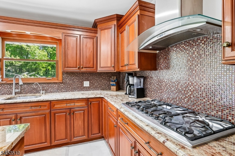 881 Bordentown Ave