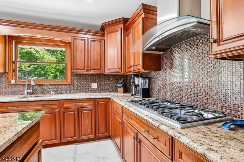 881 Bordentown Ave