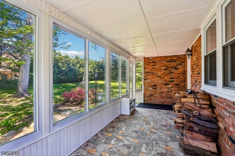 881 Bordentown Ave