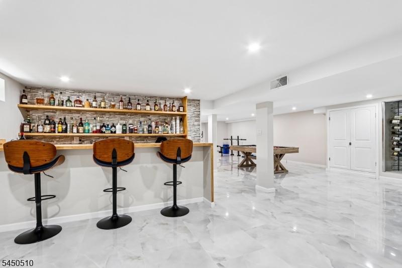 881 Bordentown Ave