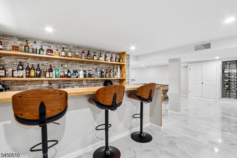 881 Bordentown Ave