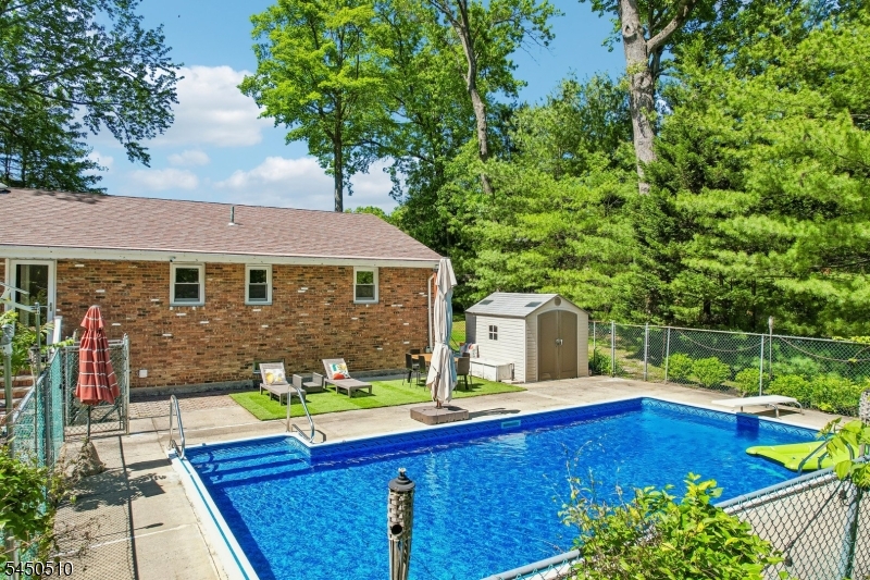 881 Bordentown Ave