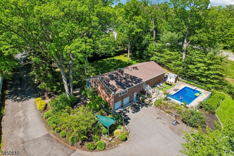 881 Bordentown Ave