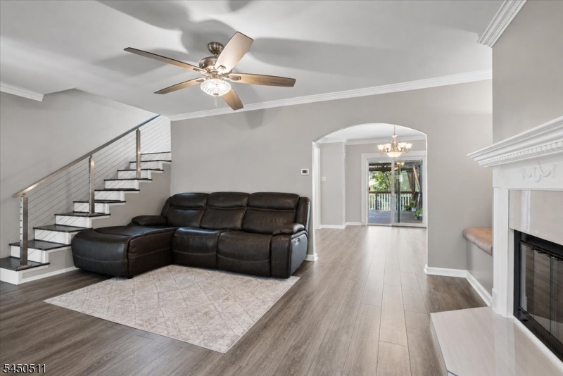 175 Colonial Rdwest