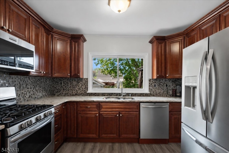175 Colonial Rdwest
