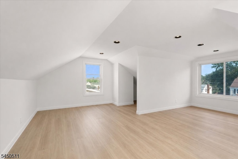 175 Colonial Rdwest