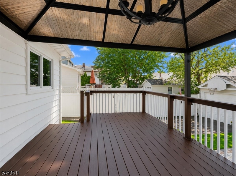 175 Colonial Rdwest