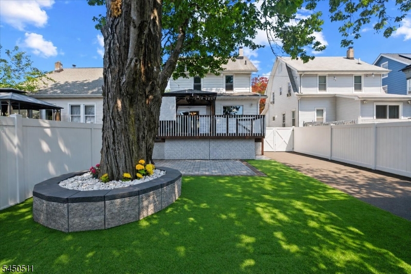 175 Colonial Rdwest