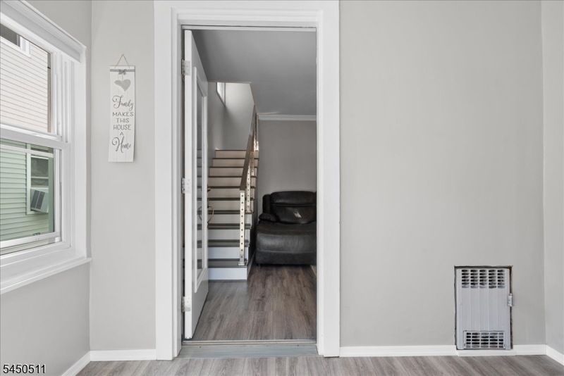 175 Colonial Rdwest