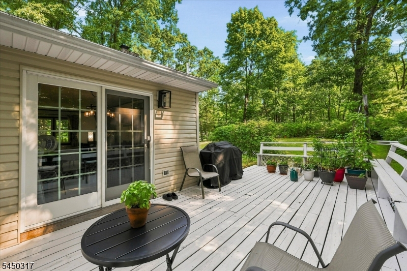 2 Oak Dr