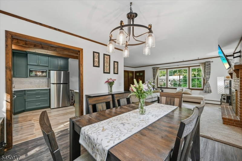 2 Oak Dr
