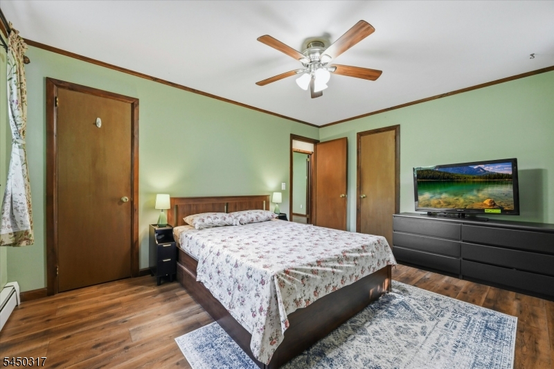 2 Oak Dr