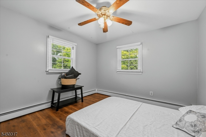 2 Oak Dr