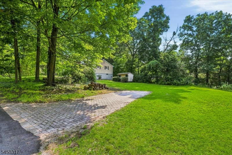 2 Oak Dr
