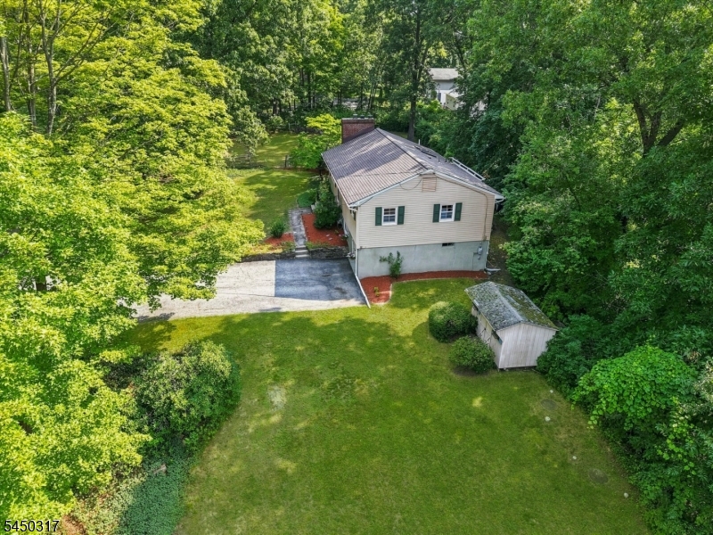 2 Oak Dr