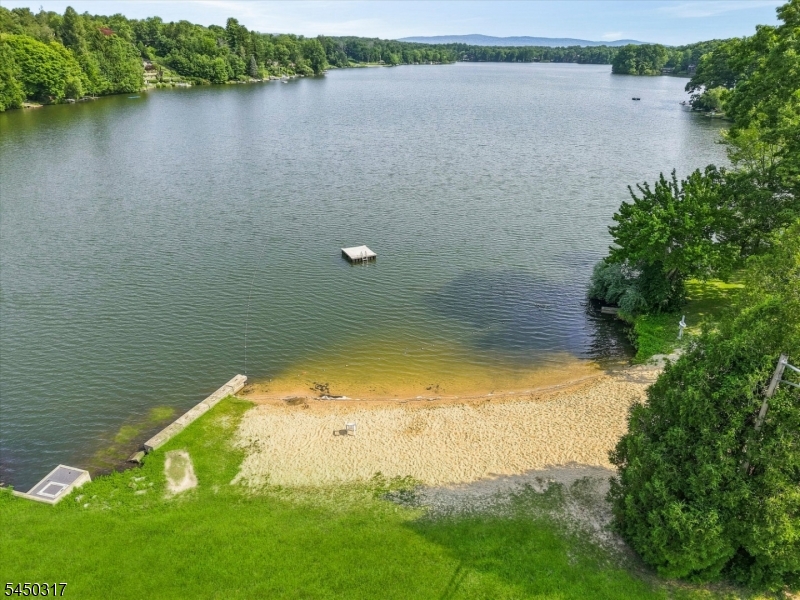 2 Oak Dr
