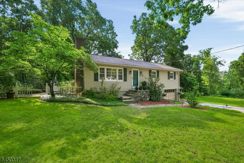 2 Oak Dr