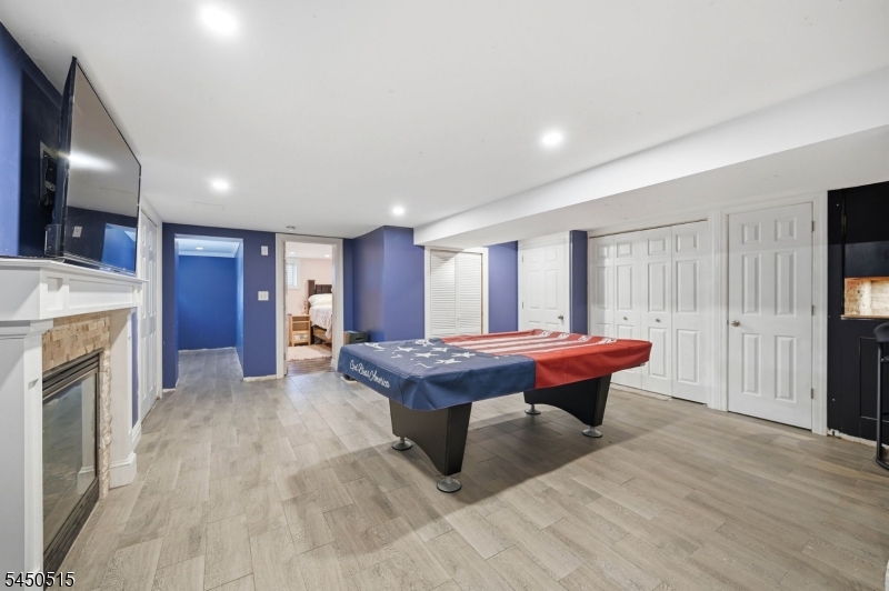 93 Yawpo Ave