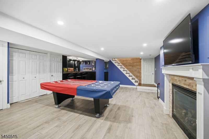 93 Yawpo Ave
