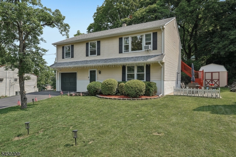 35 Iroquois Ave