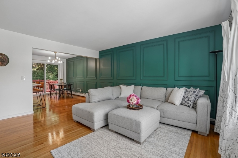 35 Iroquois Ave