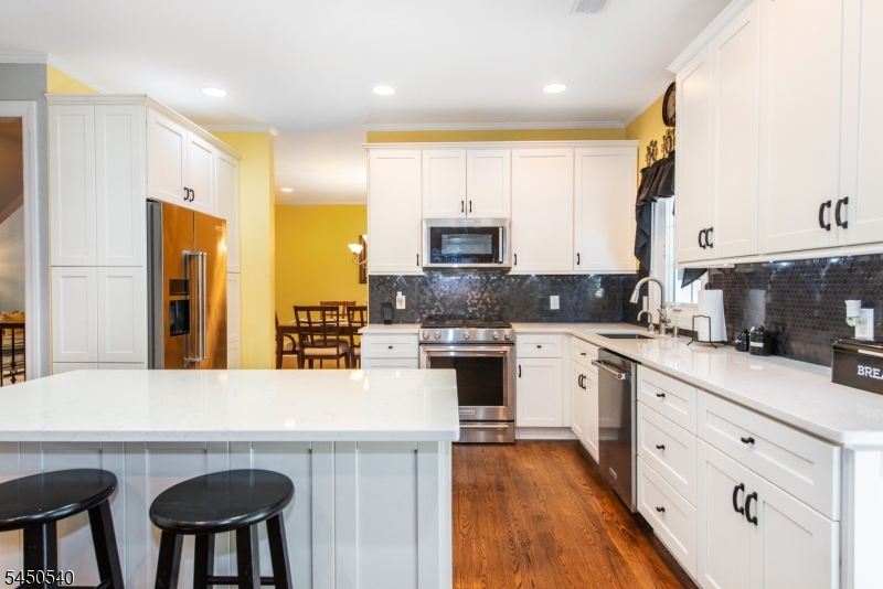 1080 Quigley Ct